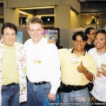 Horacio Sandoval con el jefe Bill Morrison y los amigos de Bongo Comics.