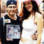 Tonatiuh Rocha con Julie Strain, que salía en el canal Playboy y quien era esposa de Kevin Eastman, creador de las Tortugas Ninja y editor de Heavy Metal.